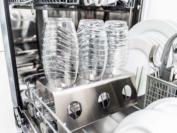 Two in ONE Abtropfhalter und Spülmaschineneinsatz - 5 fach - aus Edelstahl kompatibel mit Sodastream Crystal & Emil Flaschen - Flaschenhalter mit praktischer Deckelhalterung
